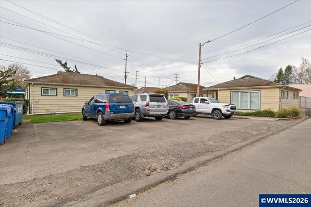 1735 Market St NE, Salem, OR 97301