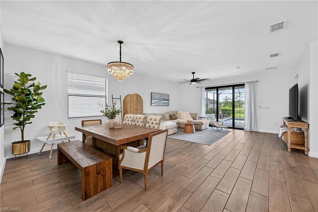 1385 Birdie DR, Naples, FL 34120