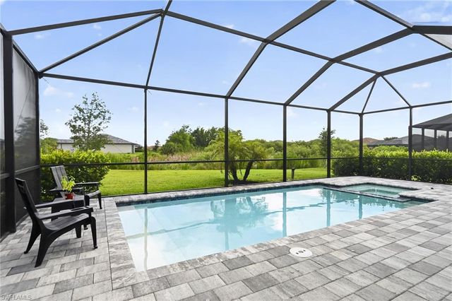 1385 Birdie DR, Naples, FL 34120