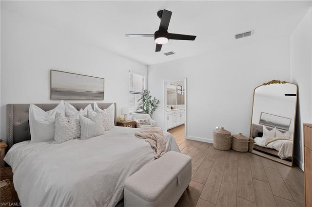 1385 Birdie DR, Naples, FL 34120