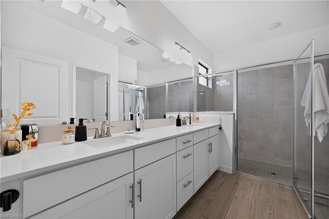 1385 Birdie DR, Naples, FL 34120