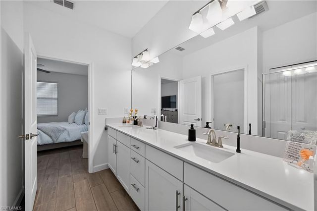 1385 Birdie DR, Naples, FL 34120