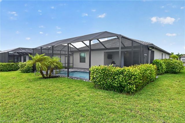 1385 Birdie DR, Naples, FL 34120