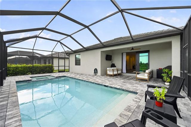 1385 Birdie DR, Naples, FL 34120