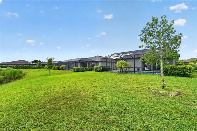 1385 Birdie DR, Naples, FL 34120