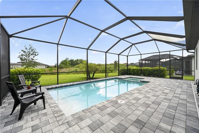 1385 Birdie DR, Naples, FL 34120