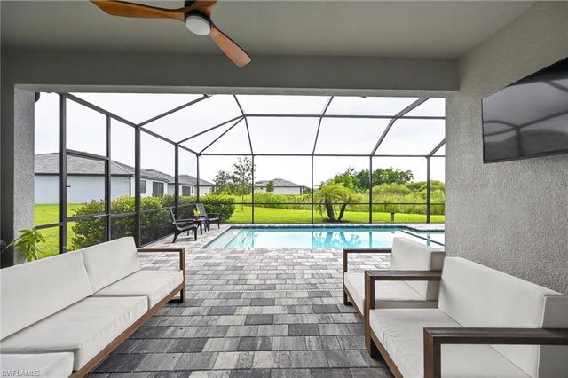 1385 Birdie DR, Naples, FL 34120