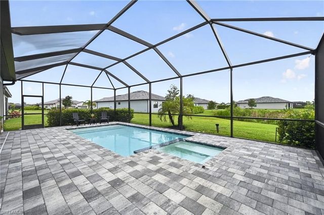 1385 Birdie DR, Naples, FL 34120