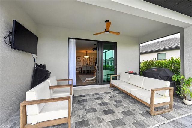 1385 Birdie DR, Naples, FL 34120