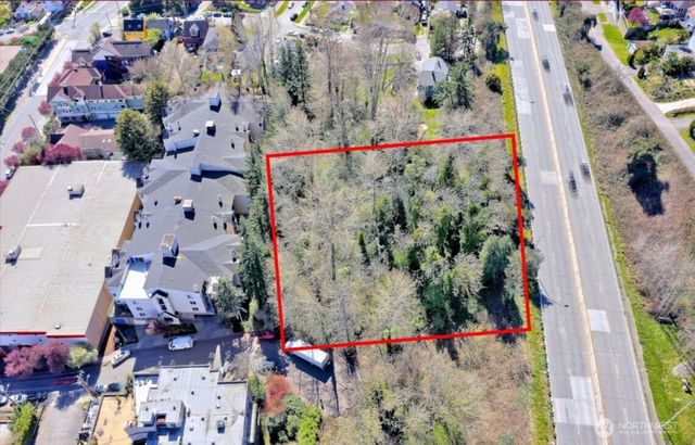 3905 SW Avalon Way, Seattle, WA 98126
