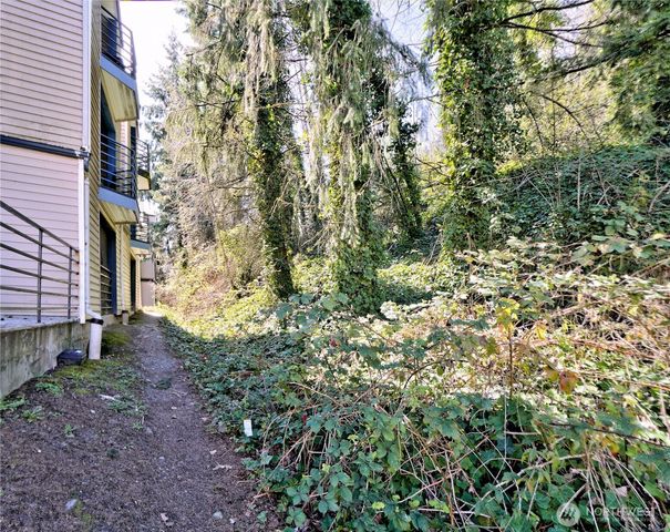3905 SW Avalon Way, Seattle, WA 98126