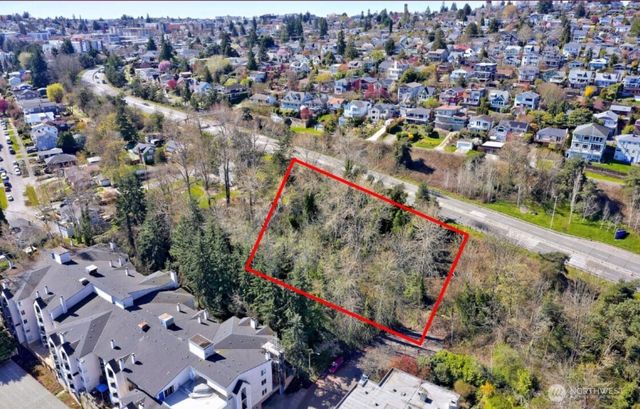 3905 SW Avalon Way, Seattle, WA 98126