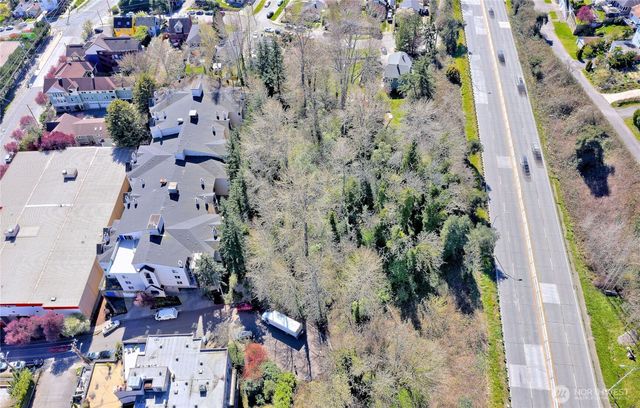 3905 SW Avalon Way, Seattle, WA 98126
