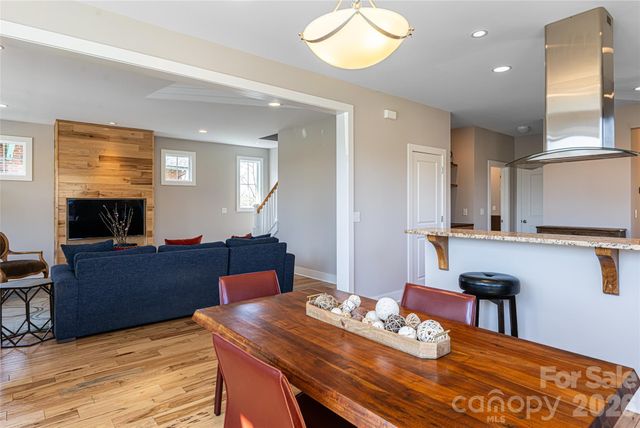 178 Courtland Place, Asheville, NC 28801