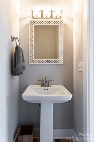 178 Courtland Place, Asheville, NC 28801