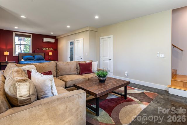 178 Courtland Place, Asheville, NC 28801