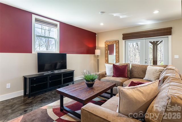 178 Courtland Place, Asheville, NC 28801