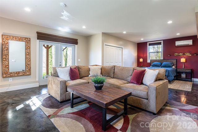 178 Courtland Place, Asheville, NC 28801