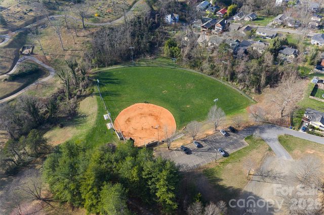 178 Courtland Place, Asheville, NC 28801