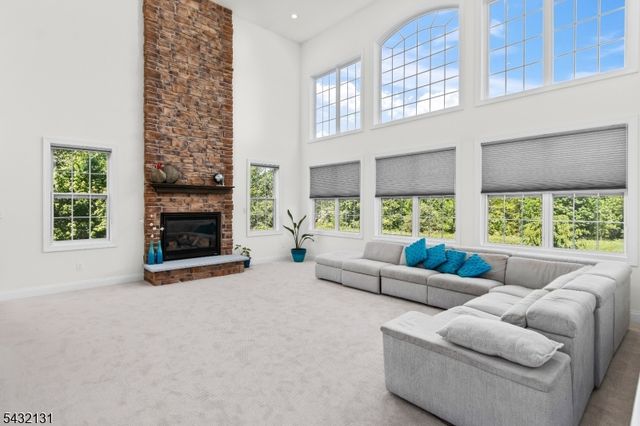 7 Heaton St, Mount Olive Twp., NJ 07828