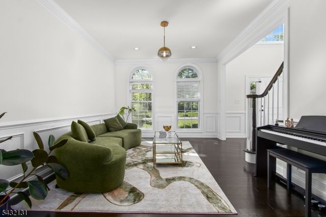 7 Heaton St, Mount Olive Twp., NJ 07828