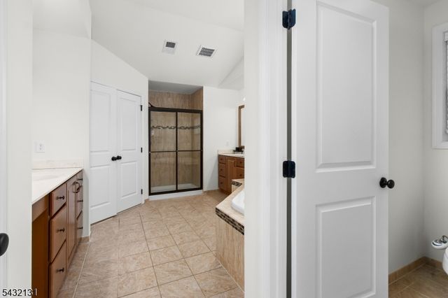 7 Heaton St, Mount Olive Twp., NJ 07828