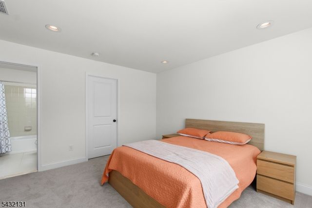 7 Heaton St, Mount Olive Twp., NJ 07828