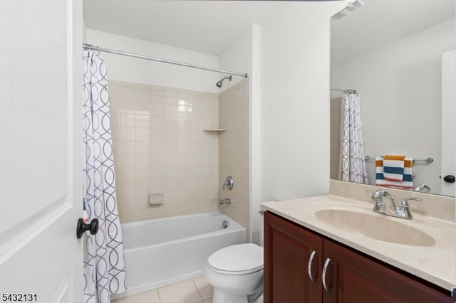 7 Heaton St, Mount Olive Twp., NJ 07828