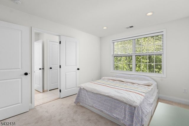 7 Heaton St, Mount Olive Twp., NJ 07828