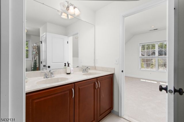7 Heaton St, Mount Olive Twp., NJ 07828