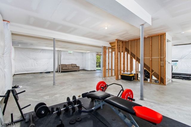 7 Heaton St, Mount Olive Twp., NJ 07828
