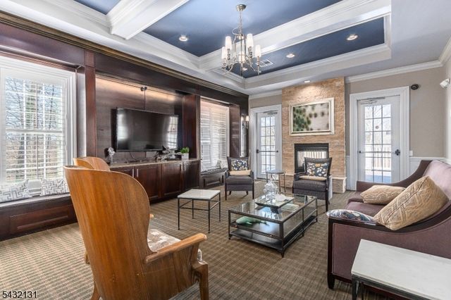 7 Heaton St, Mount Olive Twp., NJ 07828