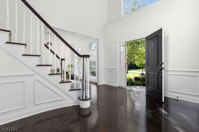 7 Heaton St, Mount Olive Twp., NJ 07828