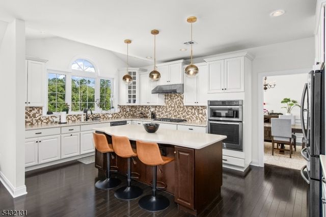 7 Heaton St, Mount Olive Twp., NJ 07828