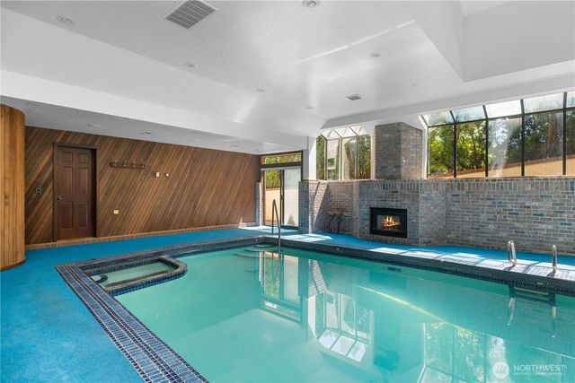 6669 N NE Windermere Road, Seattle, WA 98115