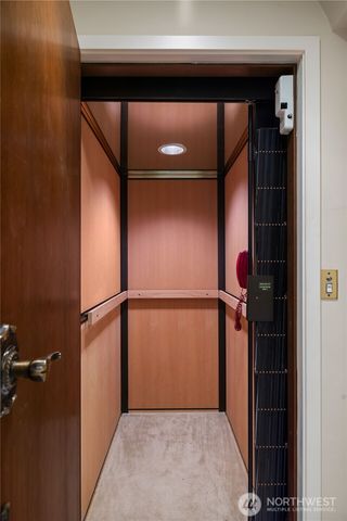 6669 N NE Windermere Road, Seattle, WA 98115