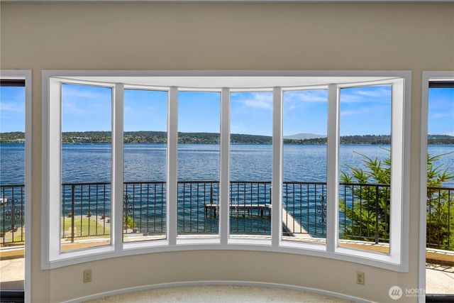 6669 N NE Windermere Road, Seattle, WA 98115
