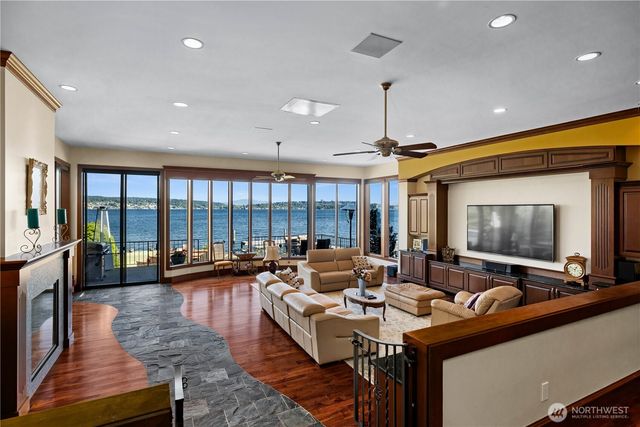 6669 N NE Windermere Road, Seattle, WA 98115