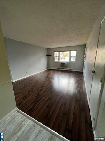422 Ringwood Avenue B110, Pompton Lakes, NJ 07442