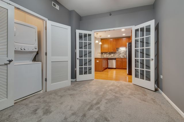 828 W GRACE Street 502, Chicago, IL 60613
