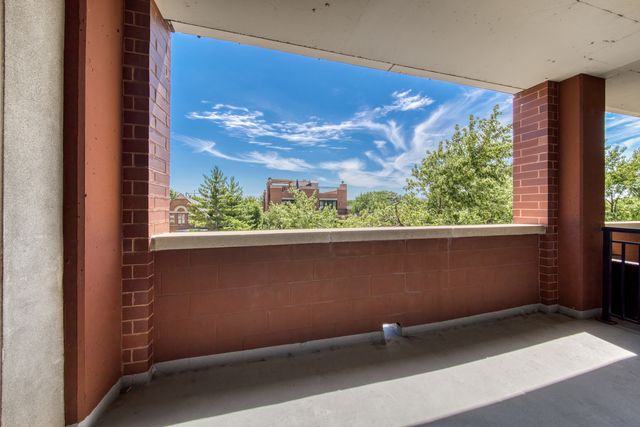 828 W GRACE Street 502, Chicago, IL 60613