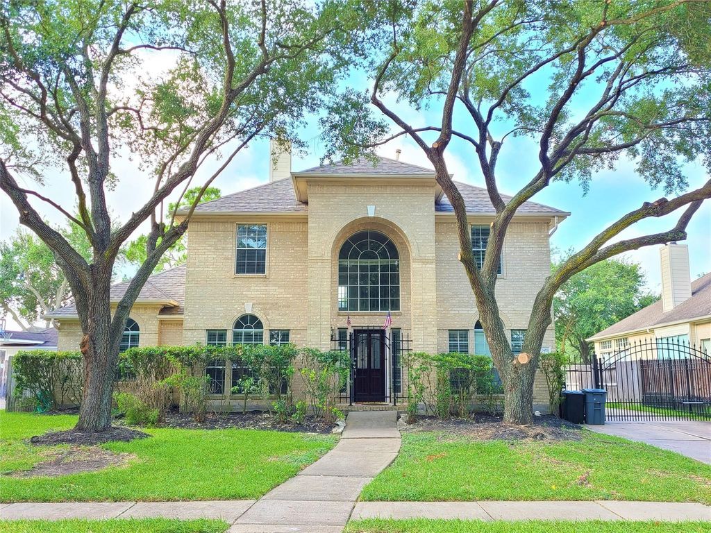 12419 Shadycrest Drive, Houston, TX 77082