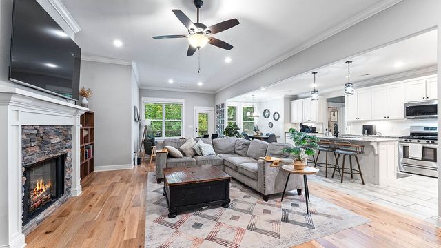 3 Donington Circle, Bella Vista, AR 72714