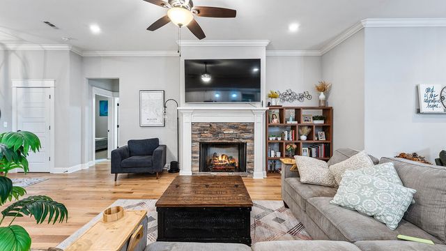 3 Donington Circle, Bella Vista, AR 72714