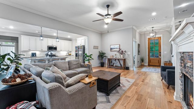 3 Donington Circle, Bella Vista, AR 72714