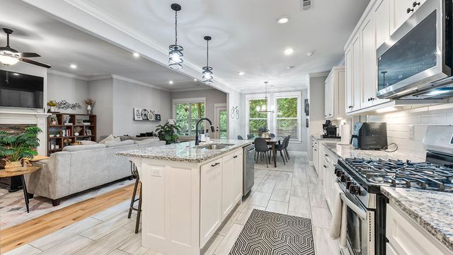 3 Donington Circle, Bella Vista, AR 72714