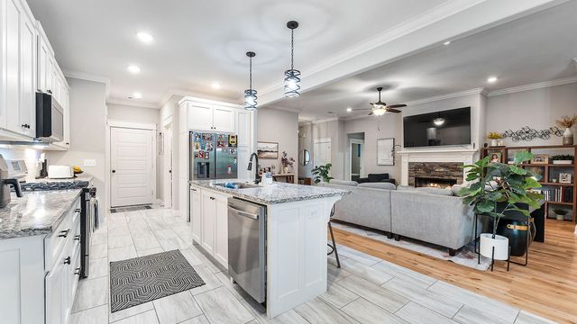 3 Donington Circle, Bella Vista, AR 72714