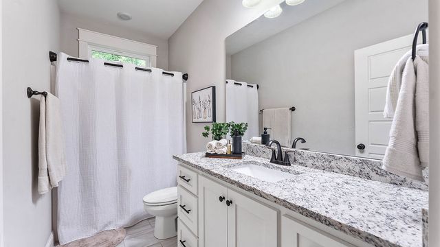 3 Donington Circle, Bella Vista, AR 72714