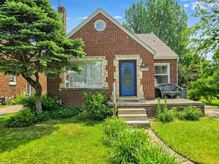 22844 Oakwood Avenue, Eastpointe, MI 48021