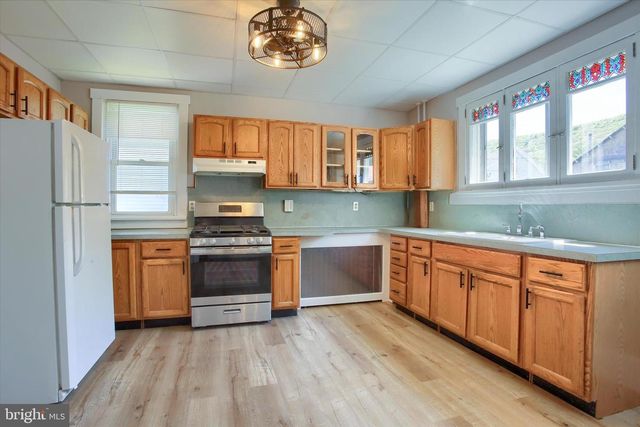 35 S HOFFMAN BLVD, Ashland, PA 17921
